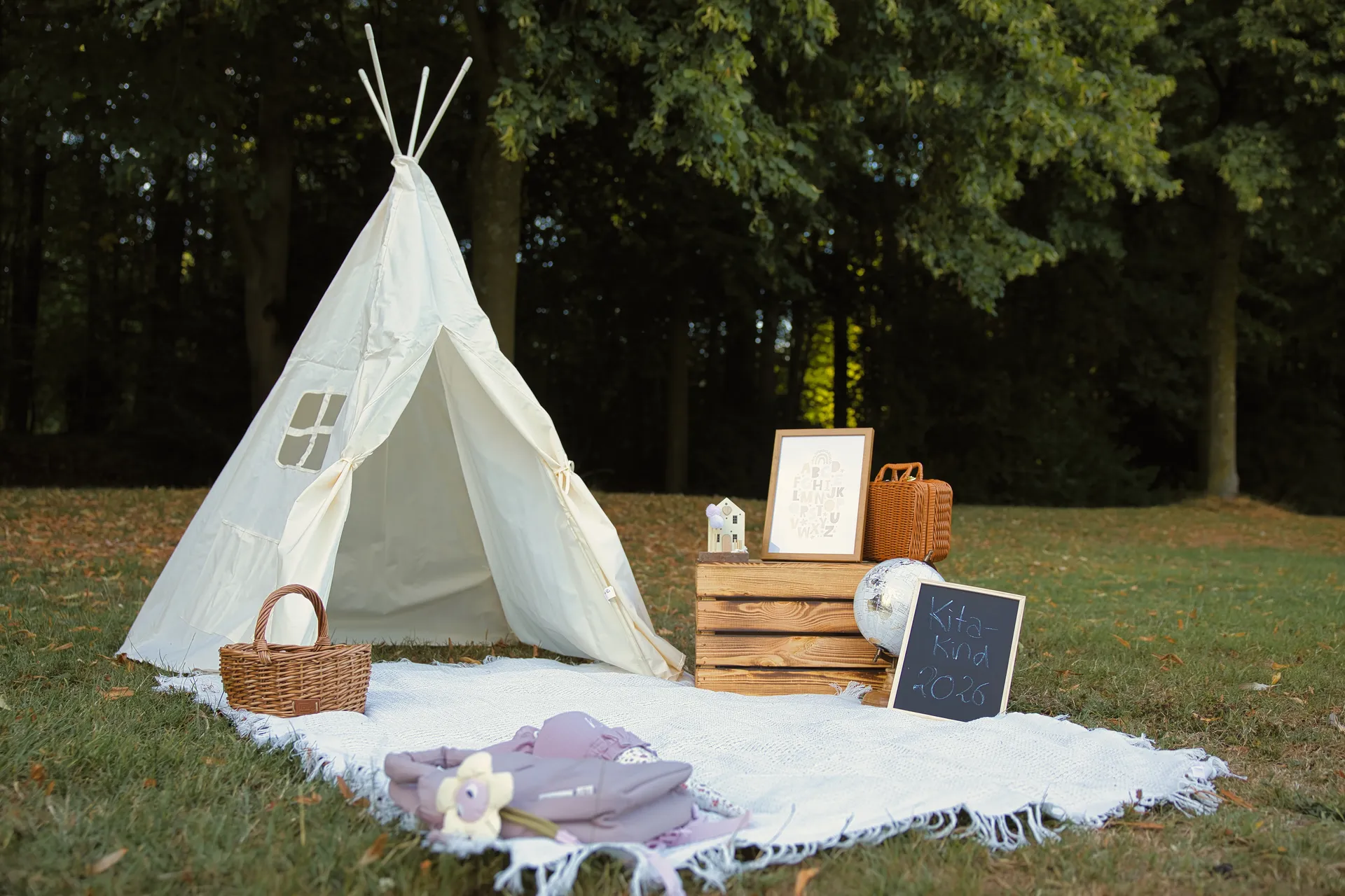 Kind beim Entdecken der Natur in Gladbeck