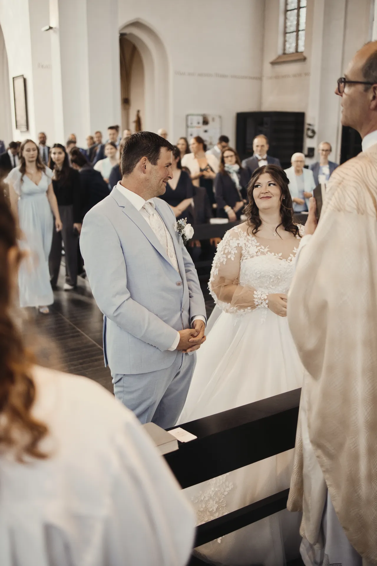 Ausgelassener Moment auf der Hochzeit